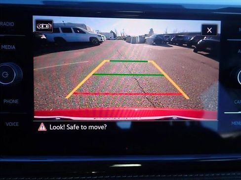 Used 2023 Volkswagen Taos SEL image 18