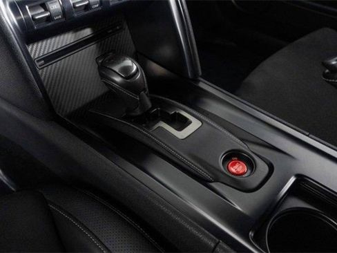Used 2015 Nissan GT-R Premium image 30