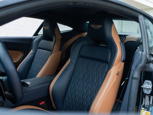 Used 2024 Aston Martin DB12 Coupe RWD image 24