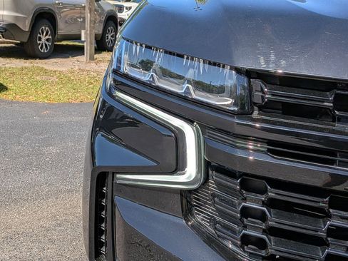 Used 2023 Chevrolet Tahoe Z71 w/ Z71 Off-Road Package AWD/4WD image 10