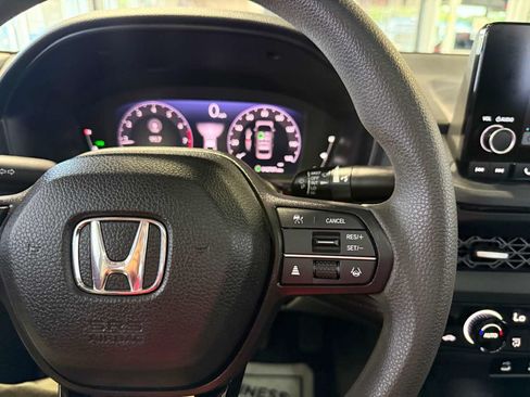 Used 2025 Honda Accord SE image 9