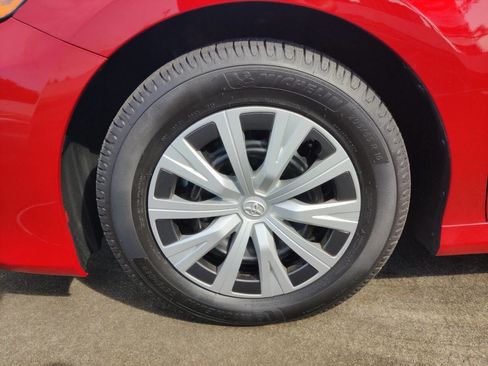 Used 2023 Toyota Camry LE image 38