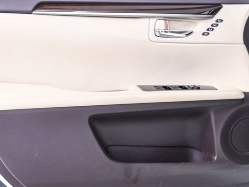 Used 2016 Lexus ES 350 w/ Luxury Package w/Wood Trim image 7