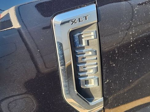 Used 2022 Ford F250 XLT w/ XLT Value Package AWD/4WD image 9