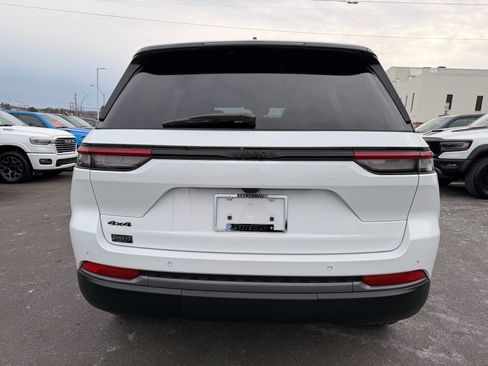 New 2026 Jeep Grand Cherokee Altitude AWD/4WD image 6