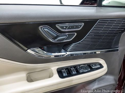 Used 2021 Lincoln Corsair AWD w/ Equipment Group 101A image 27