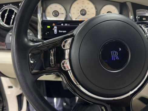 Used 2015 Rolls-Royce Ghost image 37