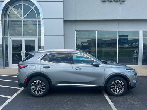 Used 2024 Buick Envision Preferred AWD/4WD image 1