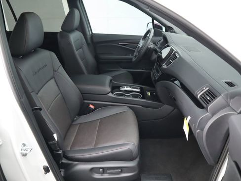 Used 2024 Honda Passport Black Edition image 21