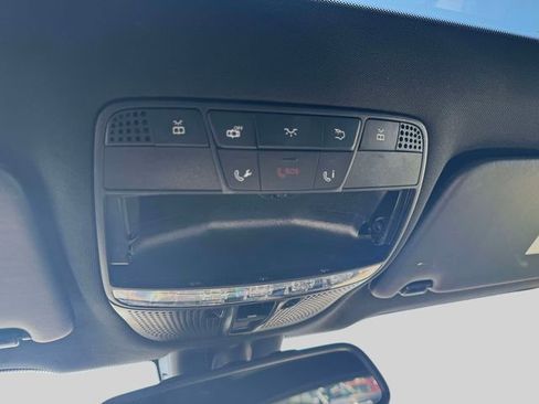 Used 2019 Mercedes-Benz GLC 300 4MATIC image 38