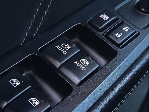 Used 2018 Subaru Outback 2.5i Limited image 18