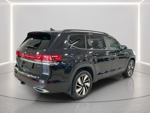 Used 2024 Volkswagen Atlas SE w/ Panoramic Sunroof Package AWD/4WD image 6