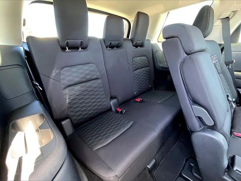 Used 2024 Nissan Pathfinder SV image 31