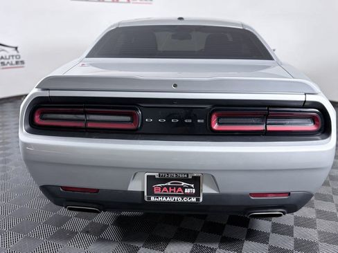 Used 2022 Dodge Challenger SXT RWD image 6