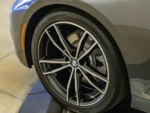 Used 2019 BMW 330i Sedan w/ M Sport Package RWD image 10