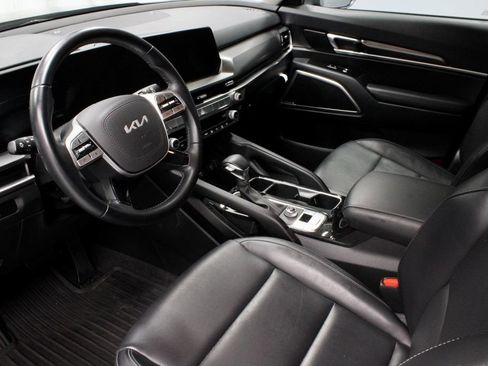 Used 2025 Kia Telluride LX FWD image 24
