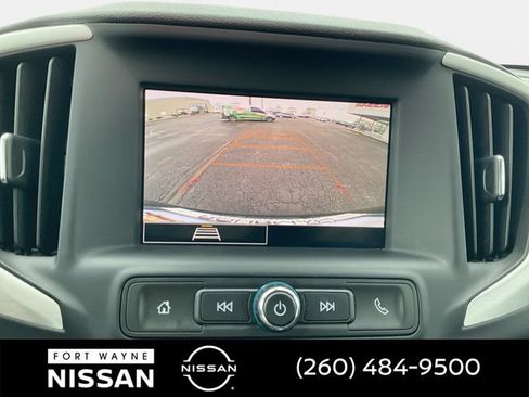 Used 2024 GMC Terrain SLE AWD/4WD image 16