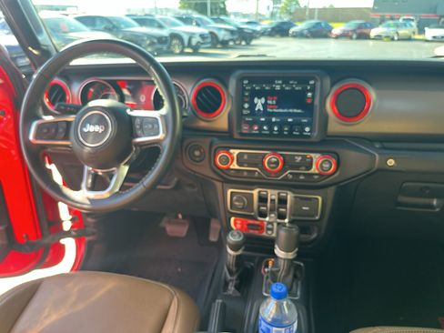 Used 2021 Jeep Gladiator Rubicon AWD/4WD image 38