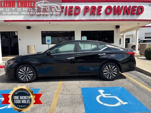Used 2023 Nissan Altima 2.5 SV FWD image 1