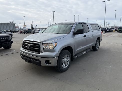 Used 2012 Toyota Tundra 4x4 Double Cab image 2