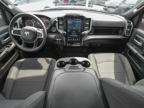 Used 2025 RAM 2500 Big Horn AWD/4WD image 32