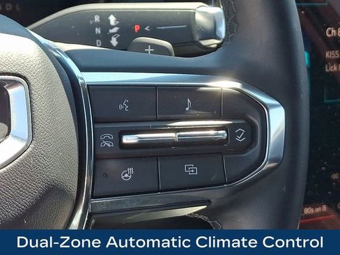 Used 2025 GMC Terrain Elevation w/ Elevation Premium Package AWD/4WD image 8