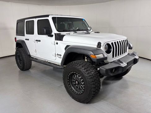 Used 2018 Jeep Wrangler Unlimited Sport AWD/4WD image 2
