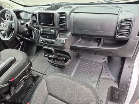 Used 2025 RAM ProMaster 2500 w/ U-Haul Equipment Group FWD image 18