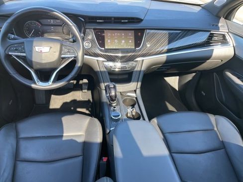 Used 2025 Cadillac XT6 Premium Luxury image 33