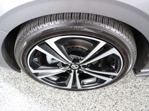 Used 2023 Nissan Sentra SR w/ SR Premium Package image 11