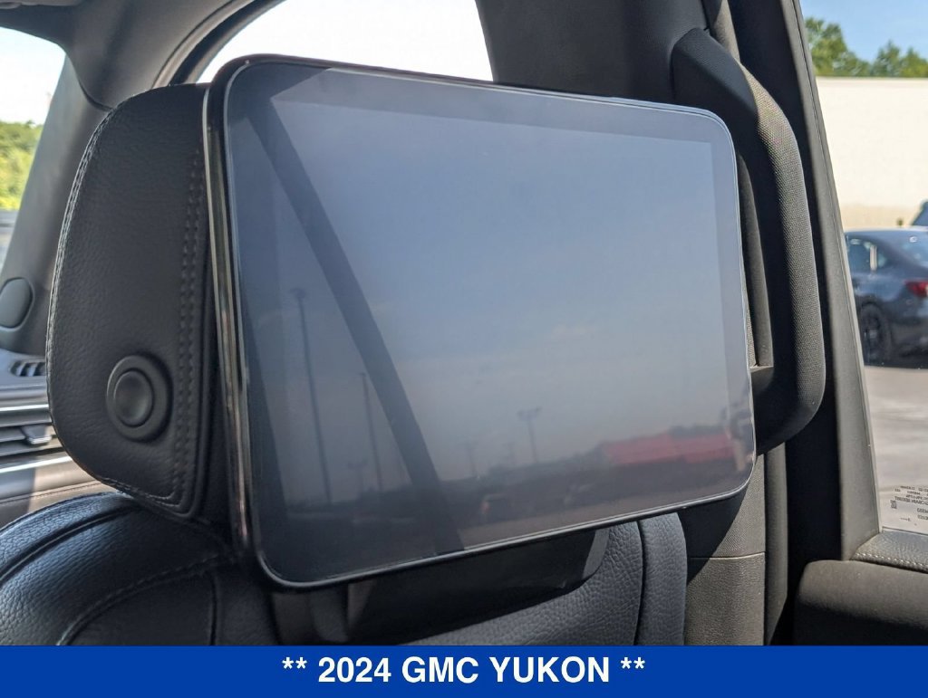 Used 2024 GMC Yukon Denali w/ Advanced Technology Package AWD/4WD image 25