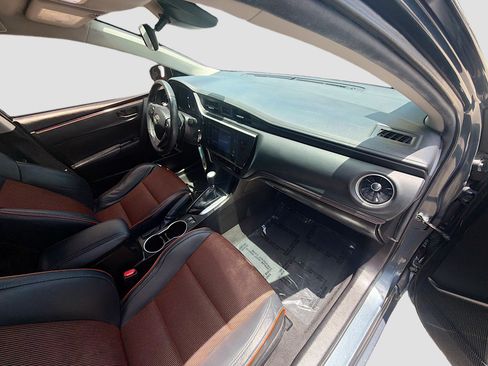Used 2019 Toyota Corolla SE FWD image 31