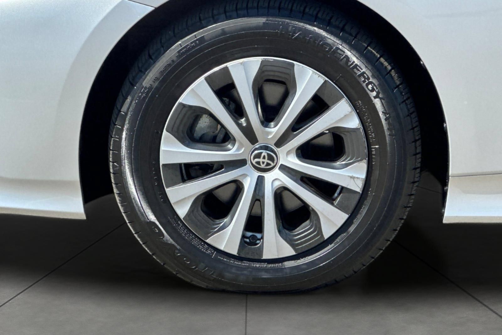 Used 2021 Toyota Prius Prime XLE w/ Carpet Mat Package (TMS) FWD image 26