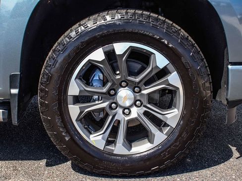 Used 2025 Chevrolet Silverado 1500 High Country AWD/4WD image 7
