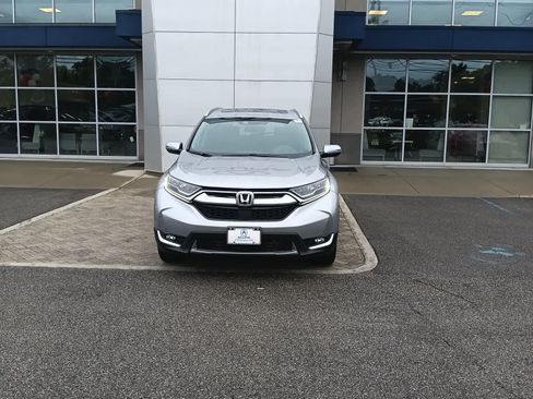 Used 2019 Honda CR-V Touring image 2