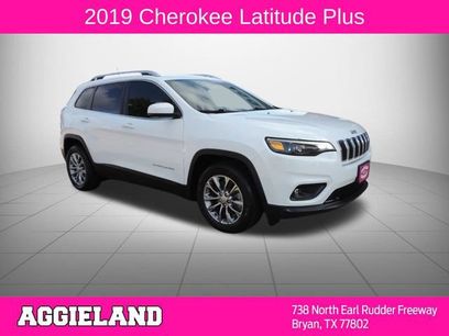Used 2019 Jeep Cherokee Latitude Plus w/ Cold Weather Group