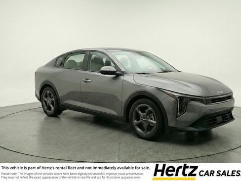 Used 2025 Kia K4 LXS image 1