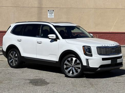 Used 2020 Kia Telluride S w/ S 8 Passenger Seating Package image 1