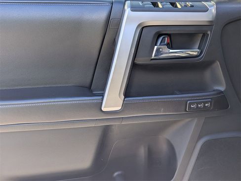 Used 2016 Toyota 4Runner Limited image 12