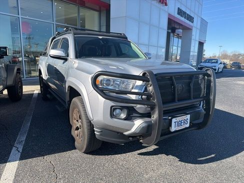 Used 2020 Toyota Tacoma SR5 image 4