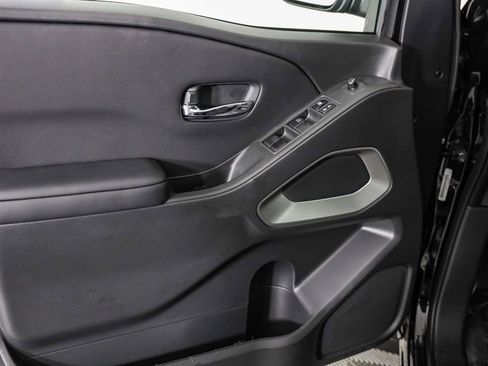 New 2025 Nissan Frontier SV w/ SV Convenience Package image 16