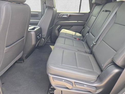 Used 2025 Chevrolet Tahoe LT AWD/4WD image 19