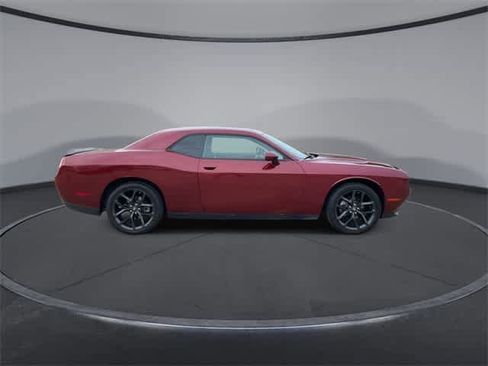 Used 2022 Dodge Challenger SXT w/ Blacktop Package image 9