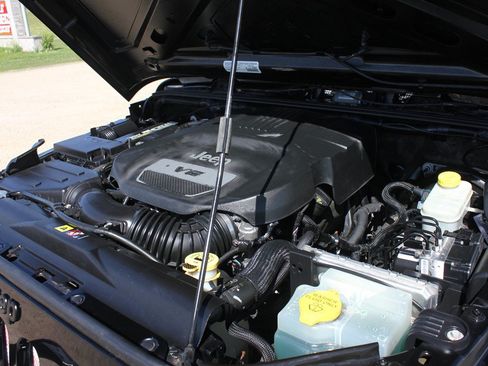 Used 2015 Jeep Wrangler Sport AWD/4WD image 43