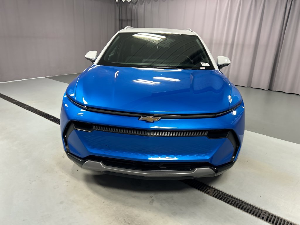 Used 2024 Chevrolet Equinox EV LT FWD image 2