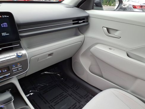 Used 2025 Hyundai Kona SEL FWD image 22