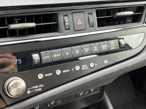 Used 2023 Lexus ES 350 F Sport w/ Accessory Package (Z2) FWD image 26