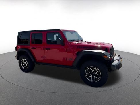Used 2025 Jeep Wrangler Unlimited Rubicon AWD/4WD image 2
