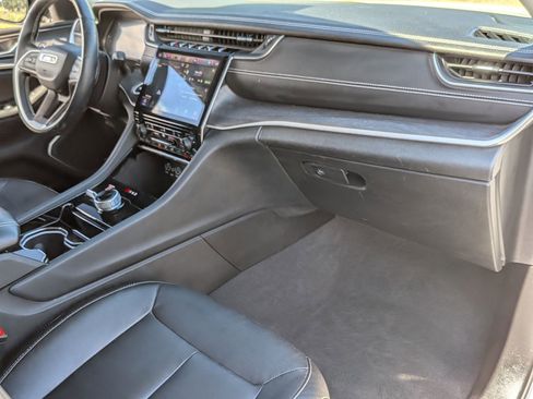 Certified 2022 Jeep Grand Cherokee L Limited image 39