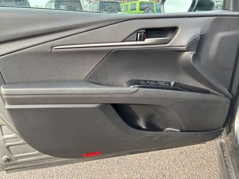 Used 2025 Toyota Camry SE image 11